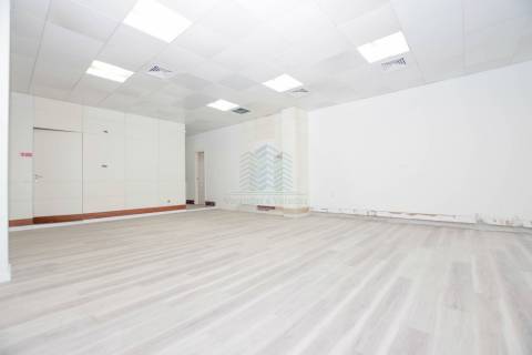 Loja destinada a comércio e serviços em Torres Novas