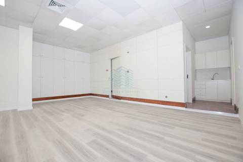 Loja destinada a comércio e serviços em Torres Novas