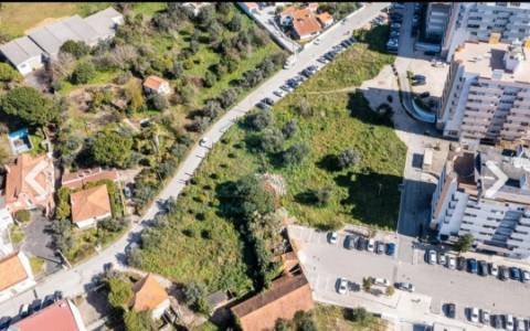 Lote de terreno para construção de 12 fogos em Torres Novas