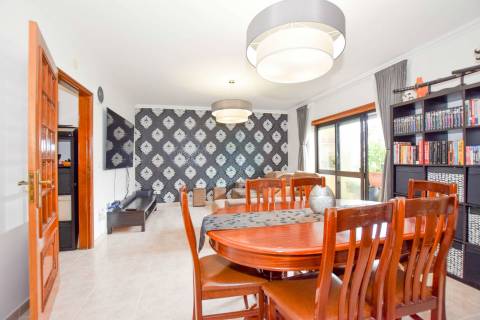 Apartamento T3 com garagem em Torres Novas