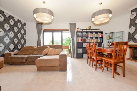 Apartamento T3 com garagem em Torres Novas