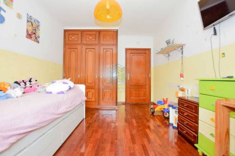 Apartamento T3 com garagem em Torres Novas