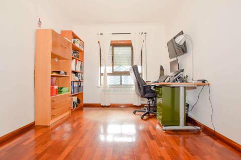 Apartamento T3 com garagem em Torres Novas