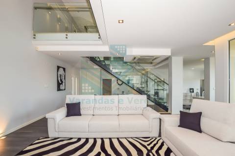 Moradia de luxo T5 com piscina e anexo