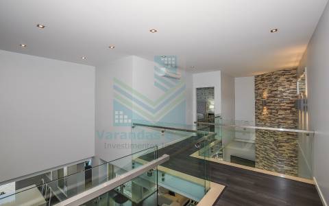 Moradia de luxo T5 com piscina e anexo