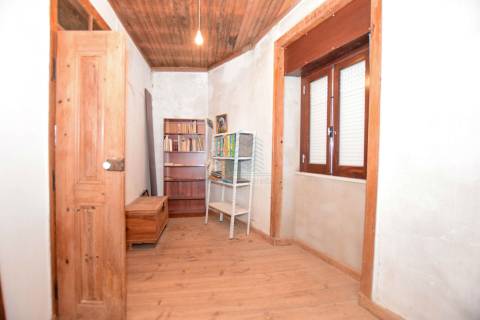 Moradia T7 com Garagem e Armazém - Alcorochel - Torres Novas