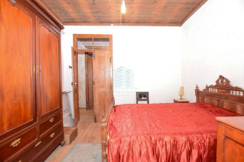 Moradia T7 com Garagem e Armazém - Alcorochel - Torres Novas