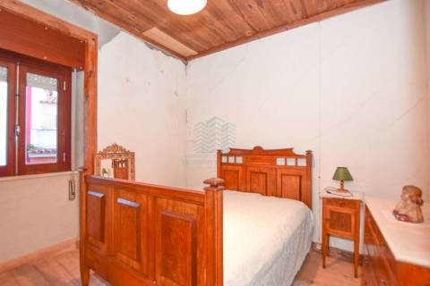 Moradia T7 com Garagem e Armazém - Alcorochel - Torres Novas