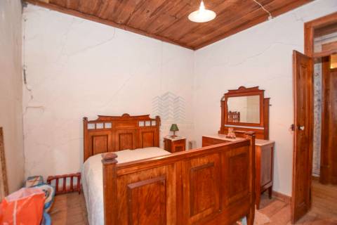 Moradia T7 com Garagem e Armazém - Alcorochel - Torres Novas