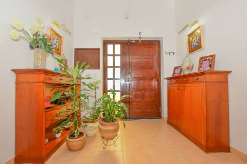 Moradia T4+1 com anexo e logradouro em Quinta da Silvã - Torres Novas