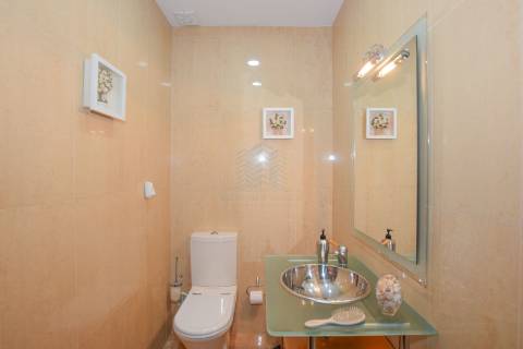 Moradia T4+1 com anexo e logradouro em Quinta da Silvã - Torres Novas