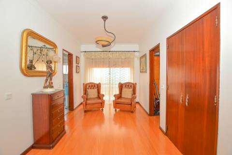 Moradia T4+1 com anexo e logradouro em Quinta da Silvã - Torres Novas