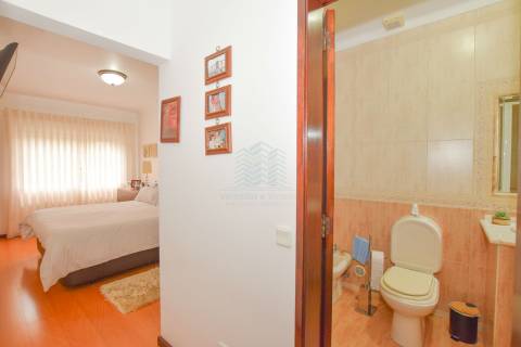 Moradia T4+1 com anexo e logradouro em Quinta da Silvã - Torres Novas