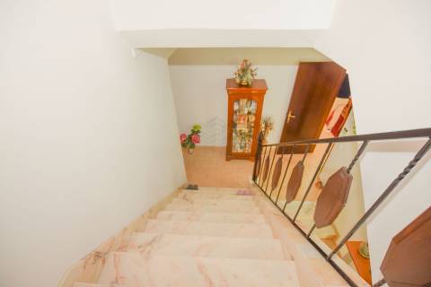 Moradia T4+1 com anexo e logradouro em Quinta da Silvã - Torres Novas