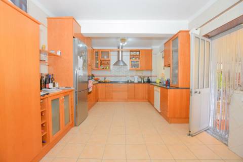 Moradia T4+1 com anexo e logradouro em Quinta da Silvã - Torres Novas