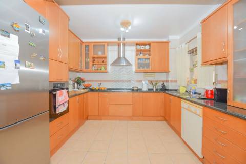 Moradia T4+1 com anexo e logradouro em Quinta da Silvã - Torres Novas