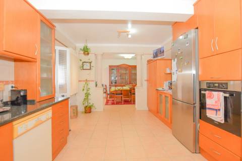 Moradia T4+1 com anexo e logradouro em Quinta da Silvã - Torres Novas