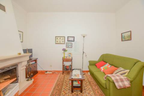 Moradia T3 com Anexos, Garagem e Terreno no Casal da Pinheira