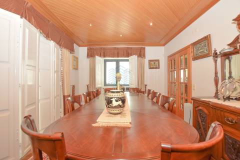 Moradia T3+2 com jardim e logradouro em Quinta da Silvã - Torres Novas