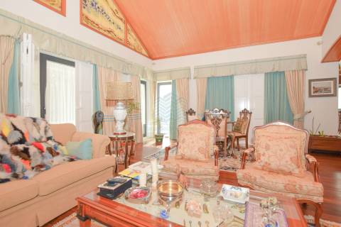 Moradia T3+2 com jardim e logradouro em Quinta da Silvã - Torres Novas