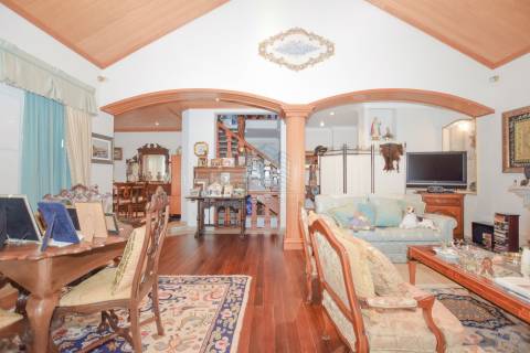 Moradia T3+2 com jardim e logradouro em Quinta da Silvã - Torres Novas