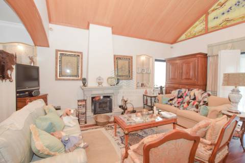 Moradia T3+2 com jardim e logradouro em Quinta da Silvã - Torres Novas