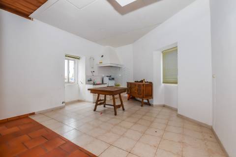 Moradia T3 com Garagem e Poço em Alcorochel, Torres Novas