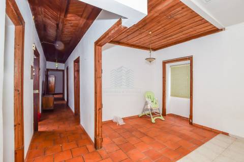 Moradia T3 com Garagem e Poço em Alcorochel, Torres Novas