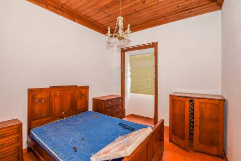 Moradia T3 com Garagem e Poço em Alcorochel, Torres Novas