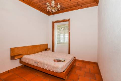 Moradia T3 com Garagem e Poço em Alcorochel, Torres Novas