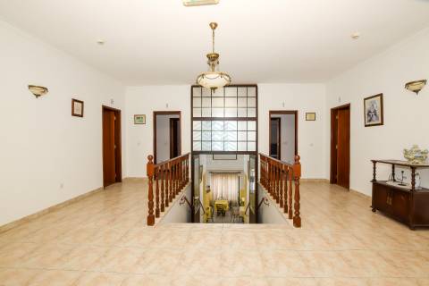 Residencial com 17 Quartos em Videla - Torres Novas