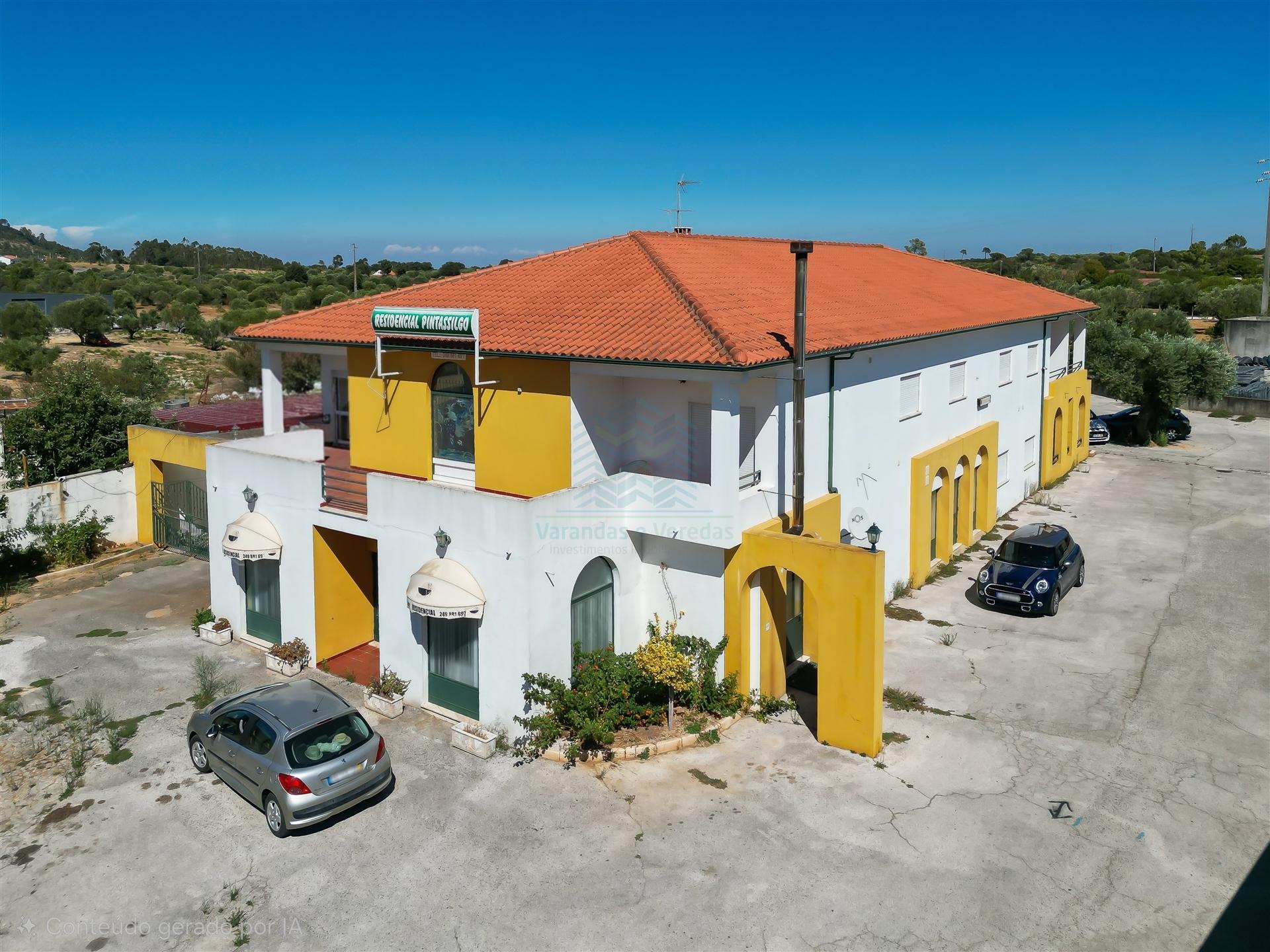 Residencial com 17 Quartos em Videla - Torres Novas