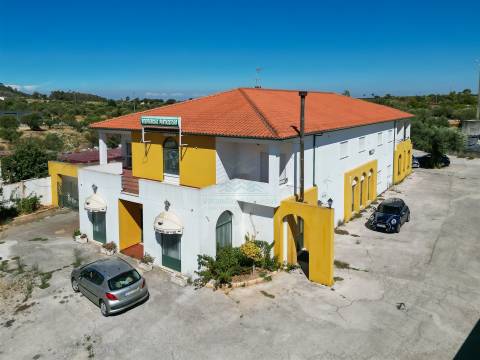 Residencial com 17 Quartos em Videla - Torres Novas