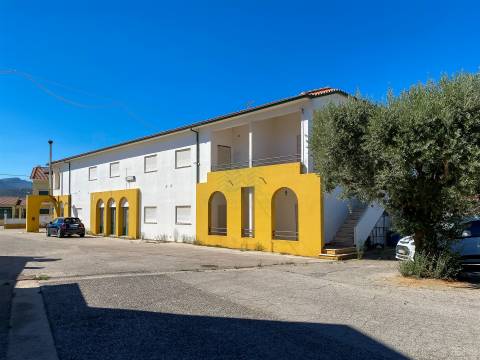 Residencial com 17 Quartos em Videla - Torres Novas