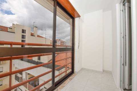 Apartamento T2 mobilado e equipado em Torres Novas
