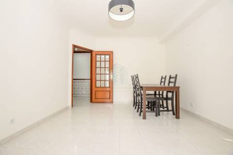 Apartamento T2 mobilado e equipado em Torres Novas