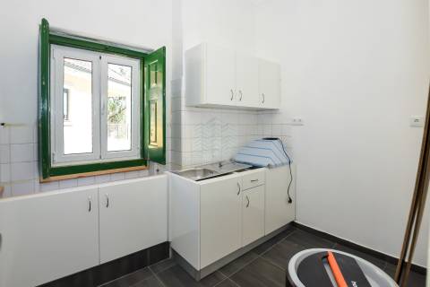 Loja em Torres Novas destinada a comércio/serviços