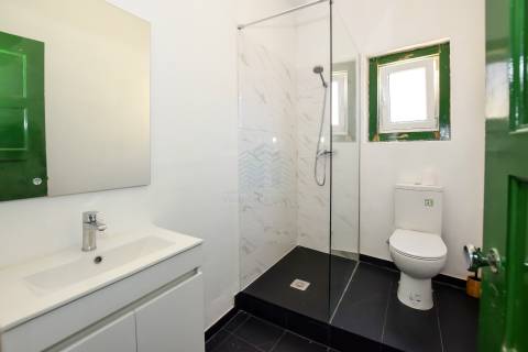 Loja em Torres Novas destinada a comércio/serviços