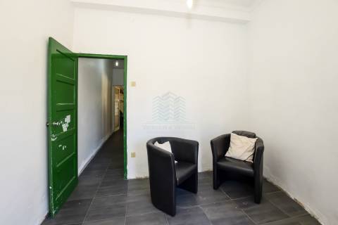 Loja em Torres Novas destinada a comércio/serviços