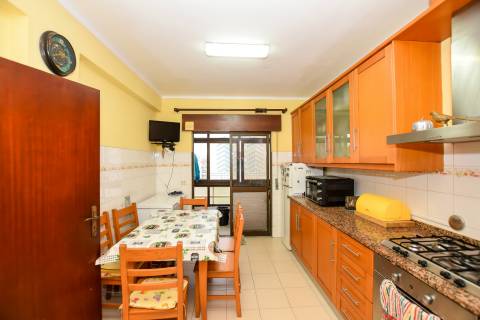 Apartamento T3 com Garagem - Entroncamento