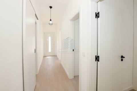 Moradia T3 remodelada com Anexos, Garagem e Poço.