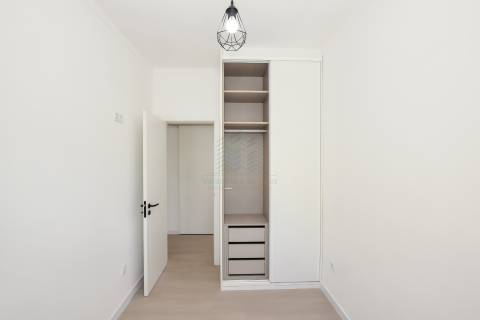 Moradia T3 remodelada com Anexos, Garagem e Poço.