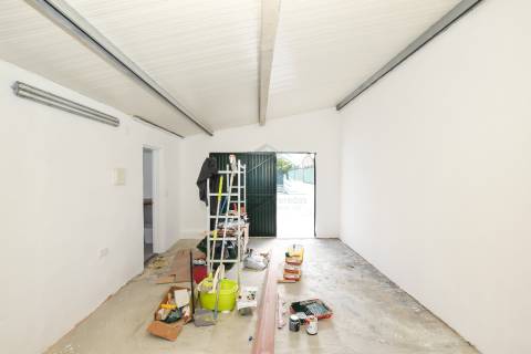 Moradia T3 remodelada com Anexos, Garagem e Poço.