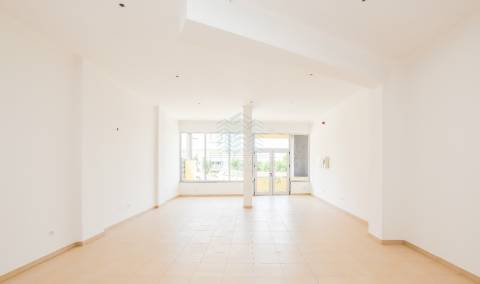 Loja para comércio/serviços com 120m² em Torres Novas