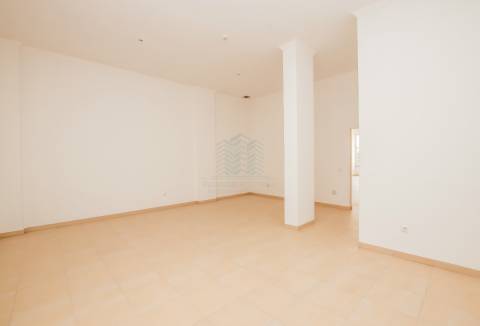 Loja para comércio/serviços com 120m² em Torres Novas