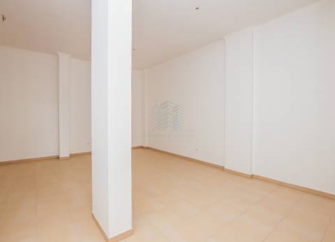 Loja para comércio/serviços com 120m² em Torres Novas