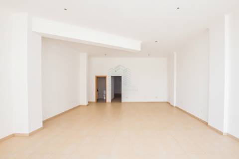 Loja para comércio/serviços com 120m² em Torres Novas