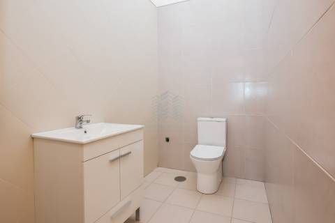 Loja para comércio/serviços com 120m² em Torres Novas