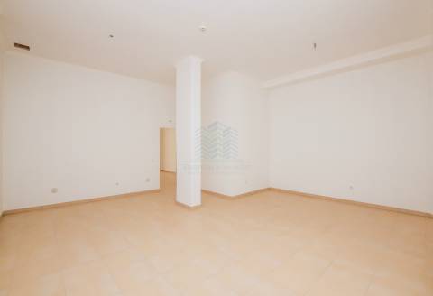 Loja para comércio/serviços com 120m² em Torres Novas