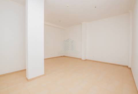 Loja para comércio/serviços com 120m² em Torres Novas